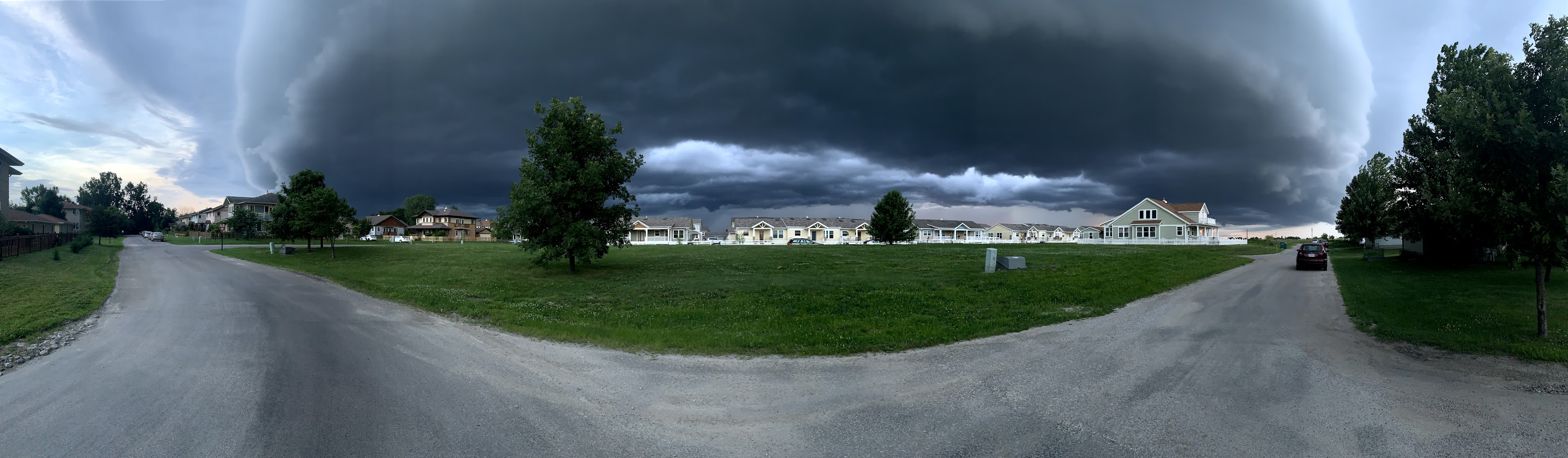 shelf-cloud-wide